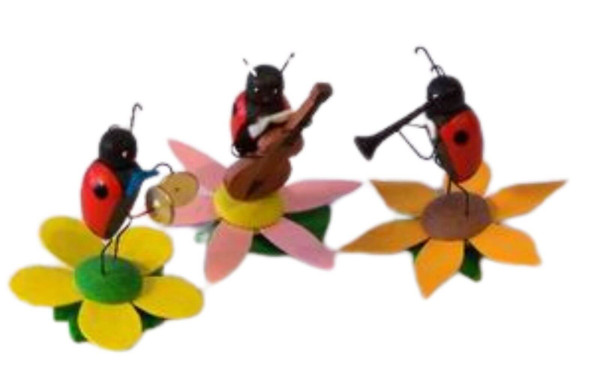 Spring band with 3 beetle musicians by Volker Zenker